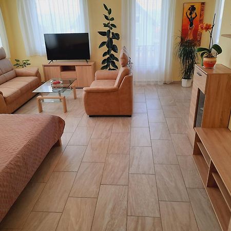 Apartmanhaz King Heviz Luaran gambar