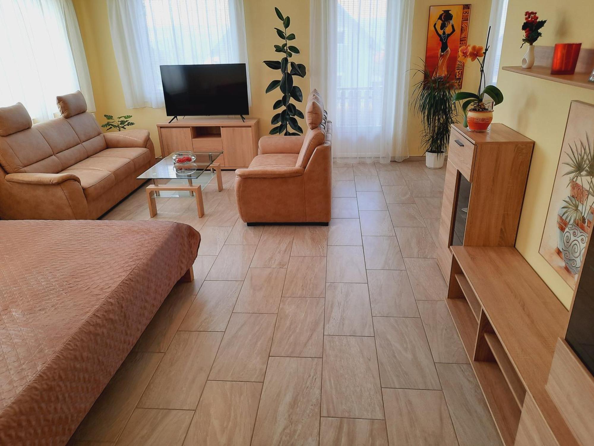 Apartmanhaz King Heviz Luaran gambar