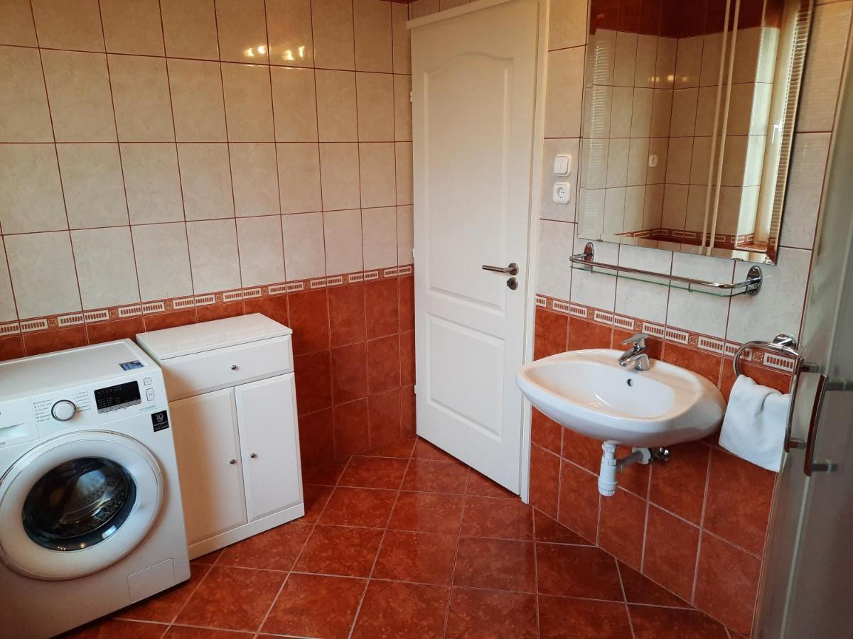 Apartmanhaz King Heviz Luaran gambar