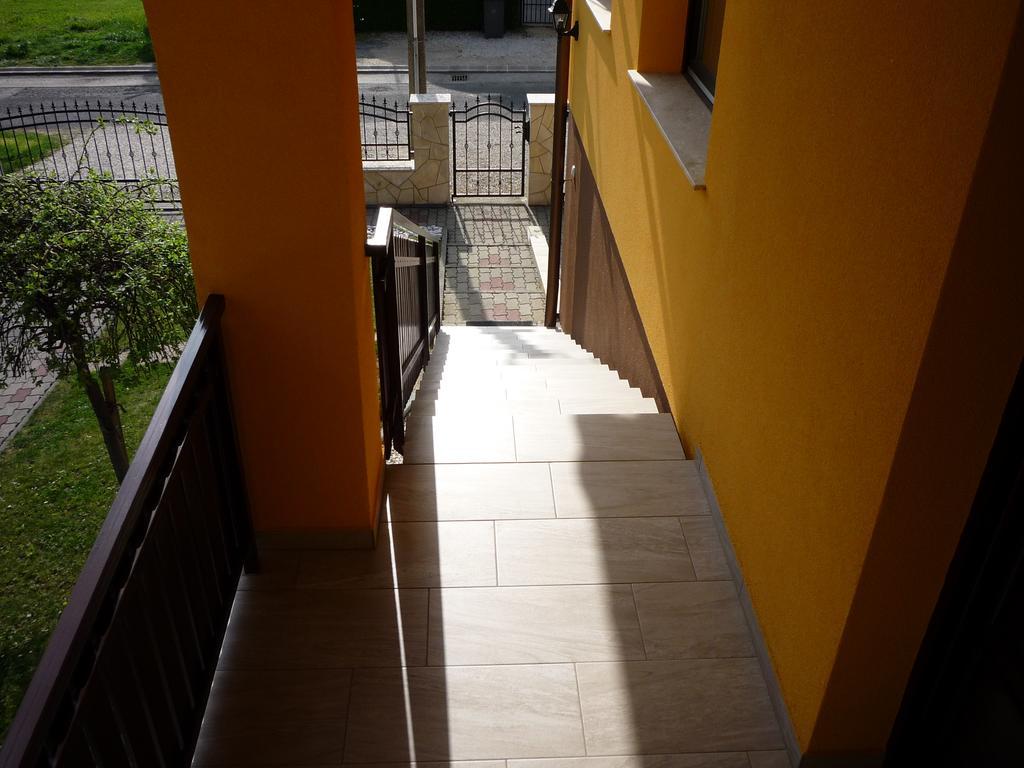 Apartmanhaz King Heviz Luaran gambar